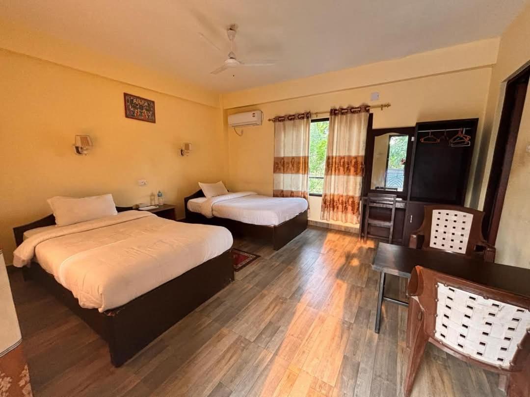 Silent Park Hotel Sauraha Kültér fotó