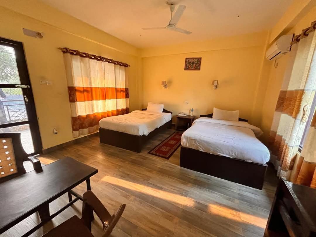 Silent Park Hotel Sauraha Kültér fotó